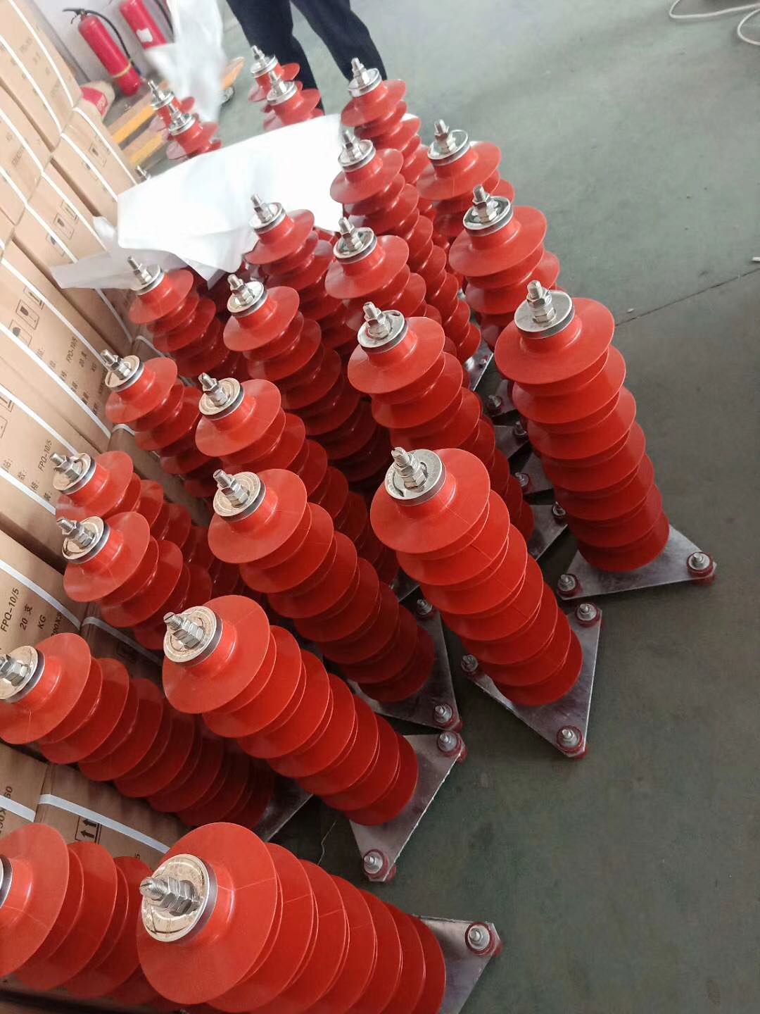 金属氧化物无间隙避雷器HY10W系列详解 守护电力系统安全的关键卫士